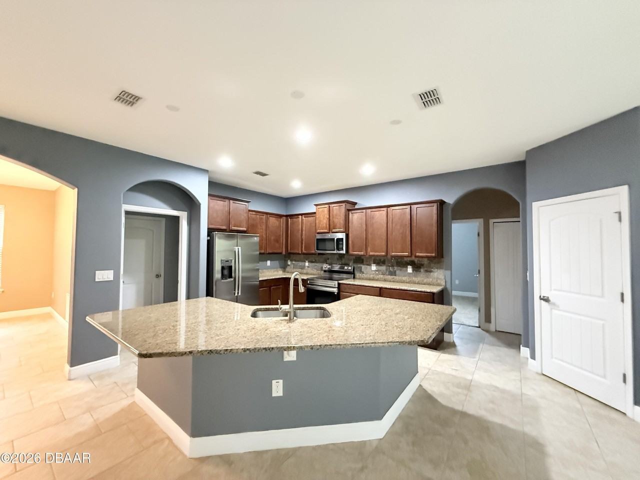 335 River Vale Ln - Photo 3 of 35