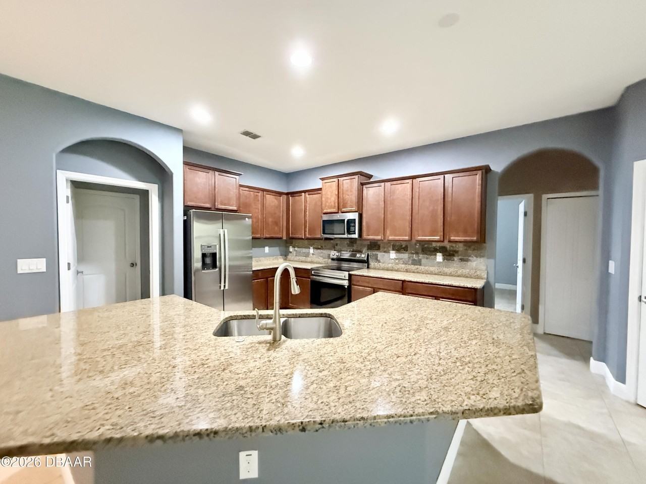 335 River Vale Ln - Photo 4 of 35