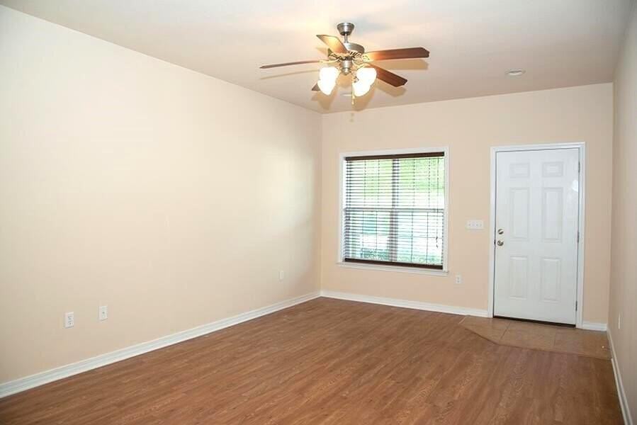 1469 Bentley Cir - Photo 3 of 19