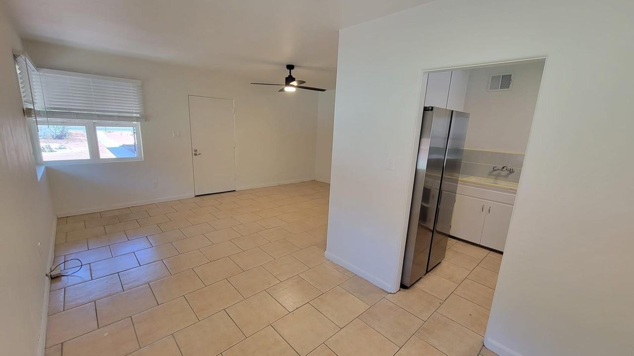 2141 E Osborn Rd - Photo 4 of 12