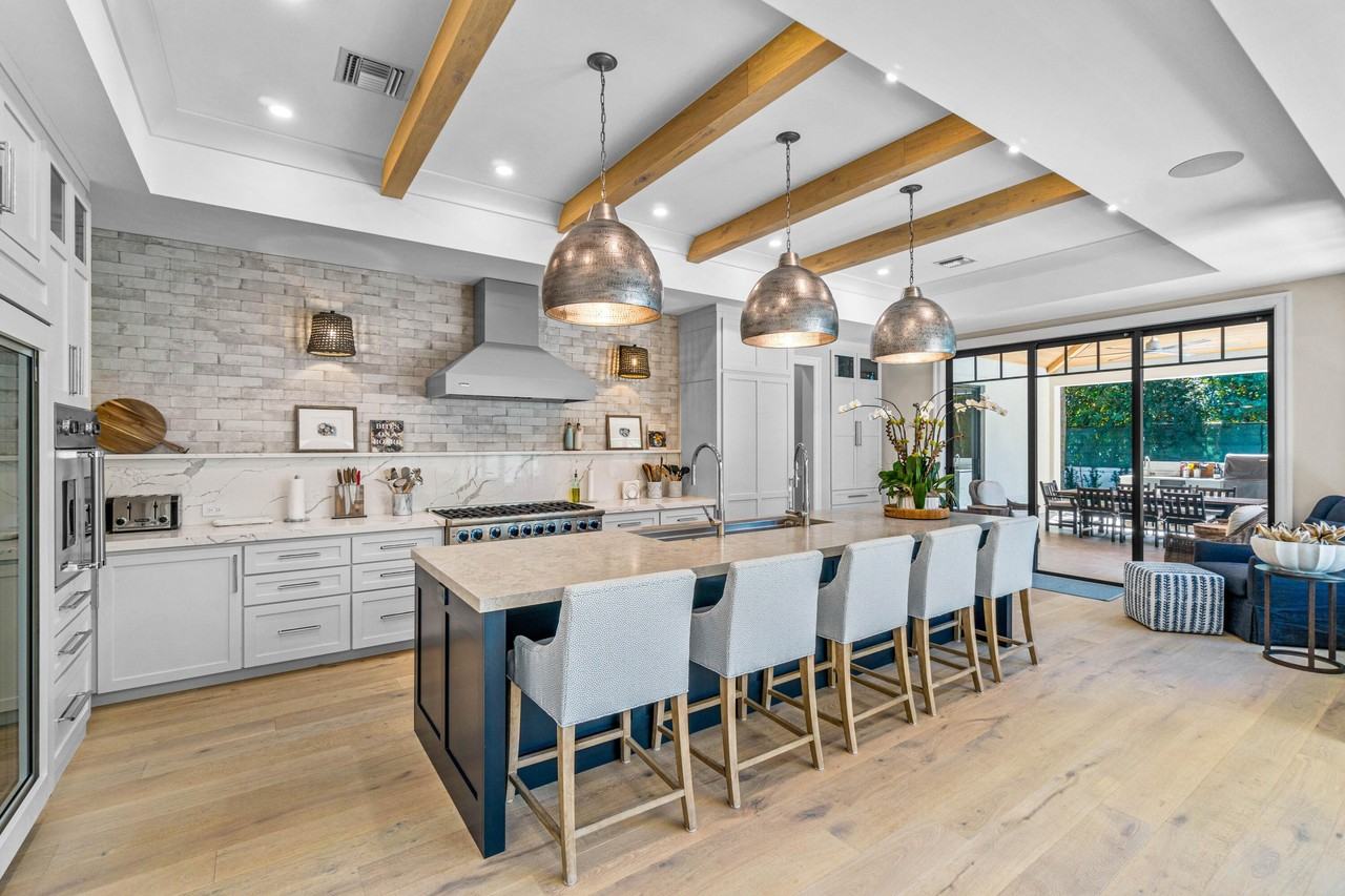 18 Nw 15th St - Photo 3 of 29