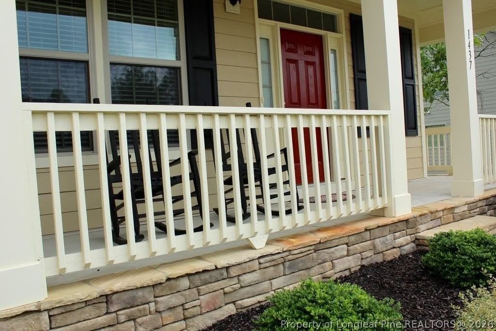 1437 Vergeland Dr - Photo 5 of 19