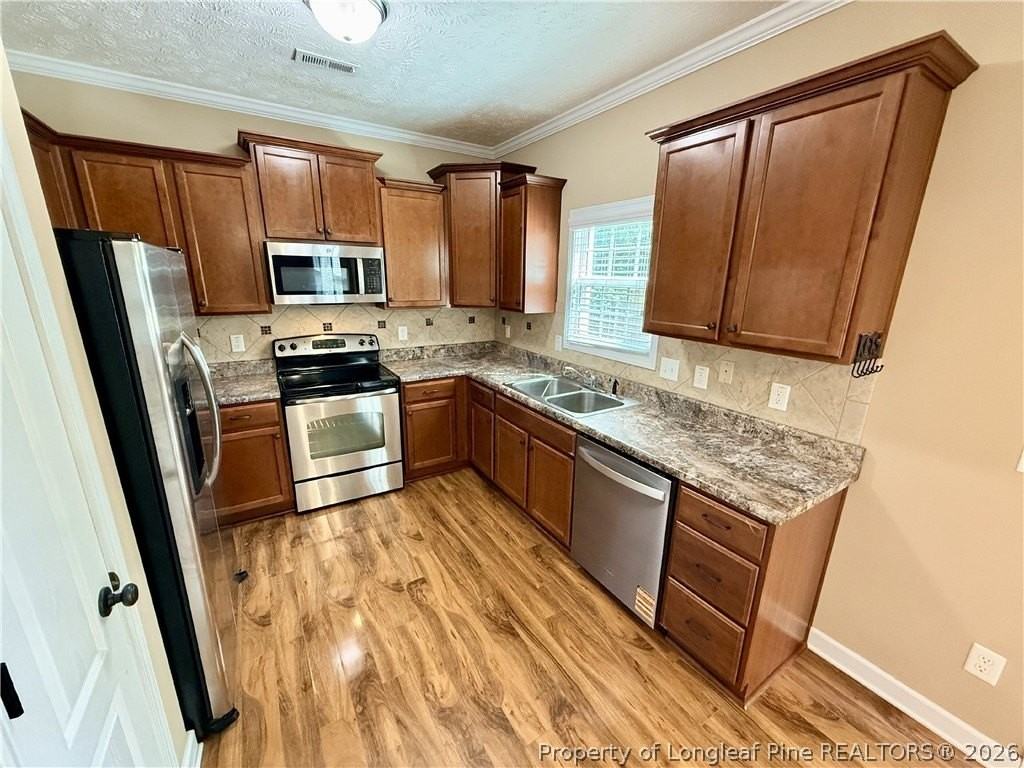 422 Jamestown Ave - Photo 6 of 26