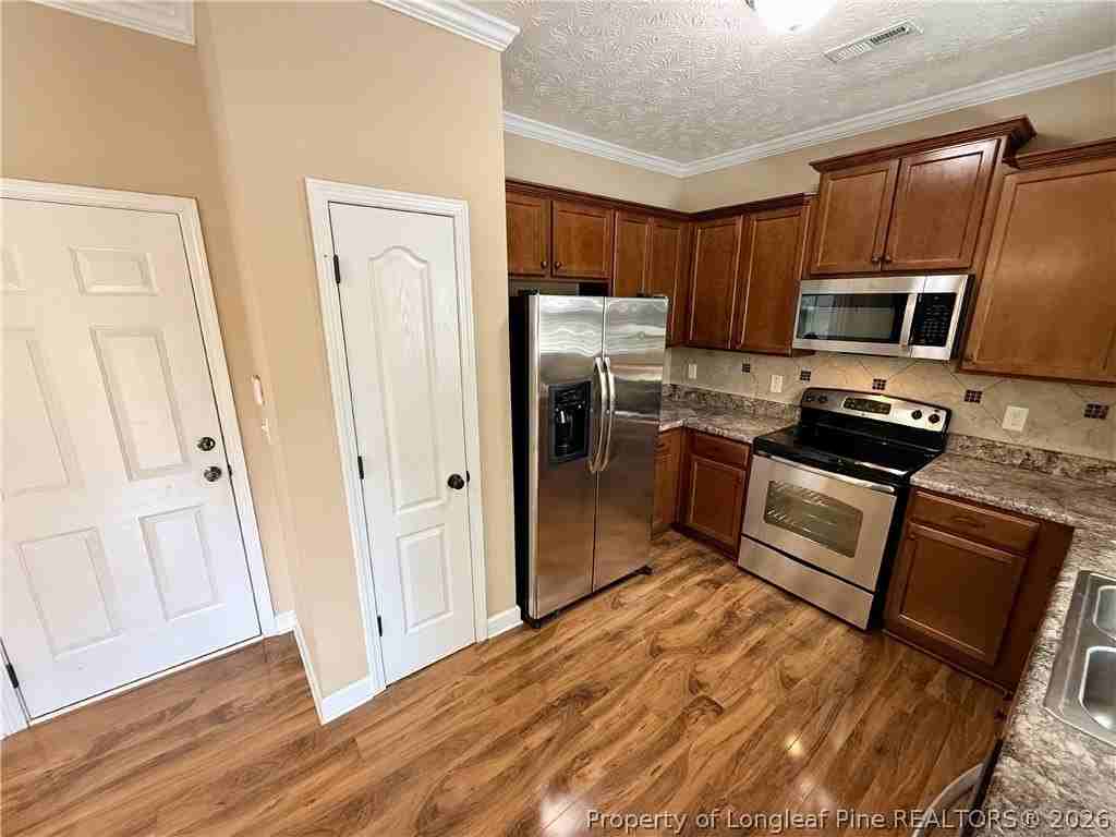 422 Jamestown Ave - Photo 7 of 26