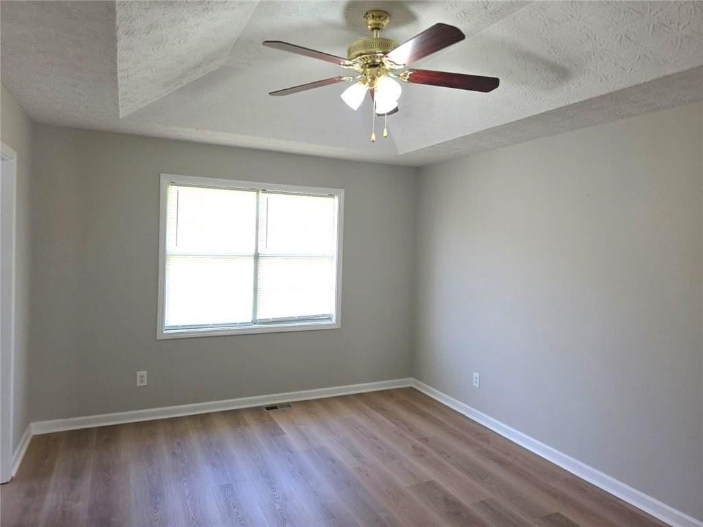 1521 Wynfield Dr - Photo 5 of 21