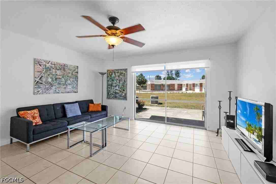 864 Courtington Ln #3 - Photo 4 of 19