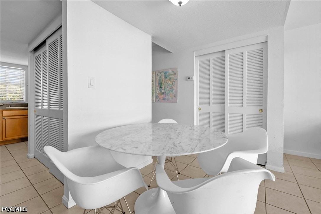 864 Courtington Ln #3 - Photo 5 of 19