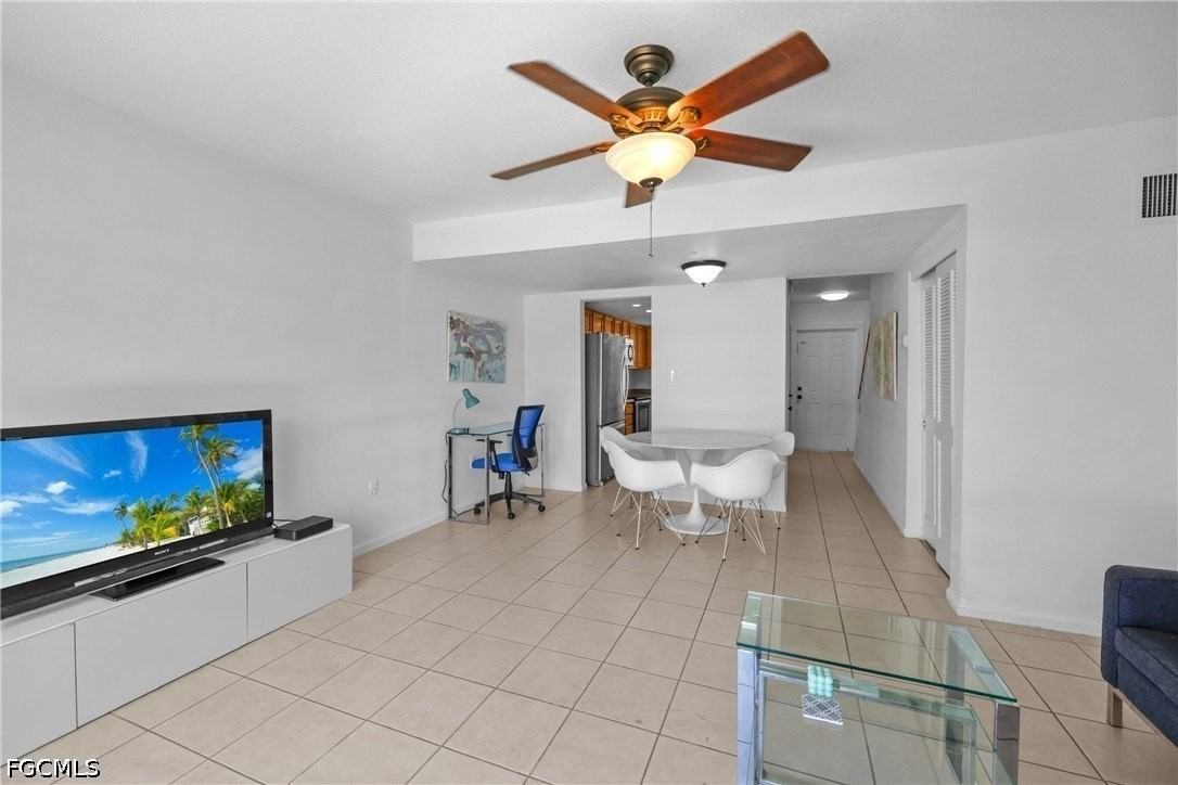 864 Courtington Ln #3 - Photo 6 of 19