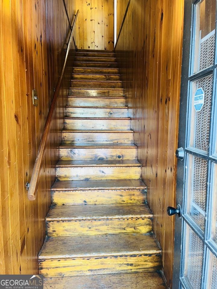 406 E Main St - Photo 3 of 19