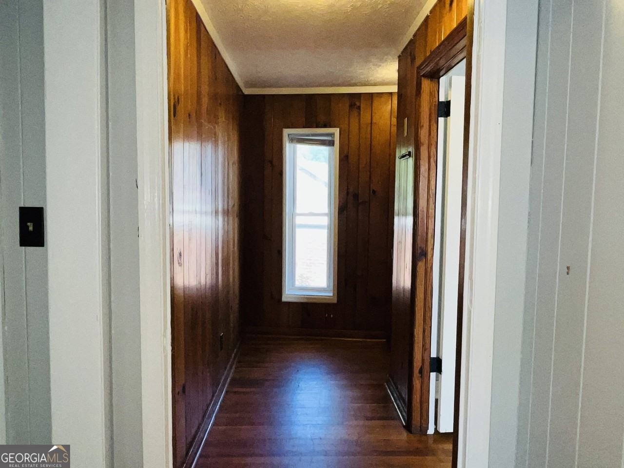 406 E Main St - Photo 5 of 19