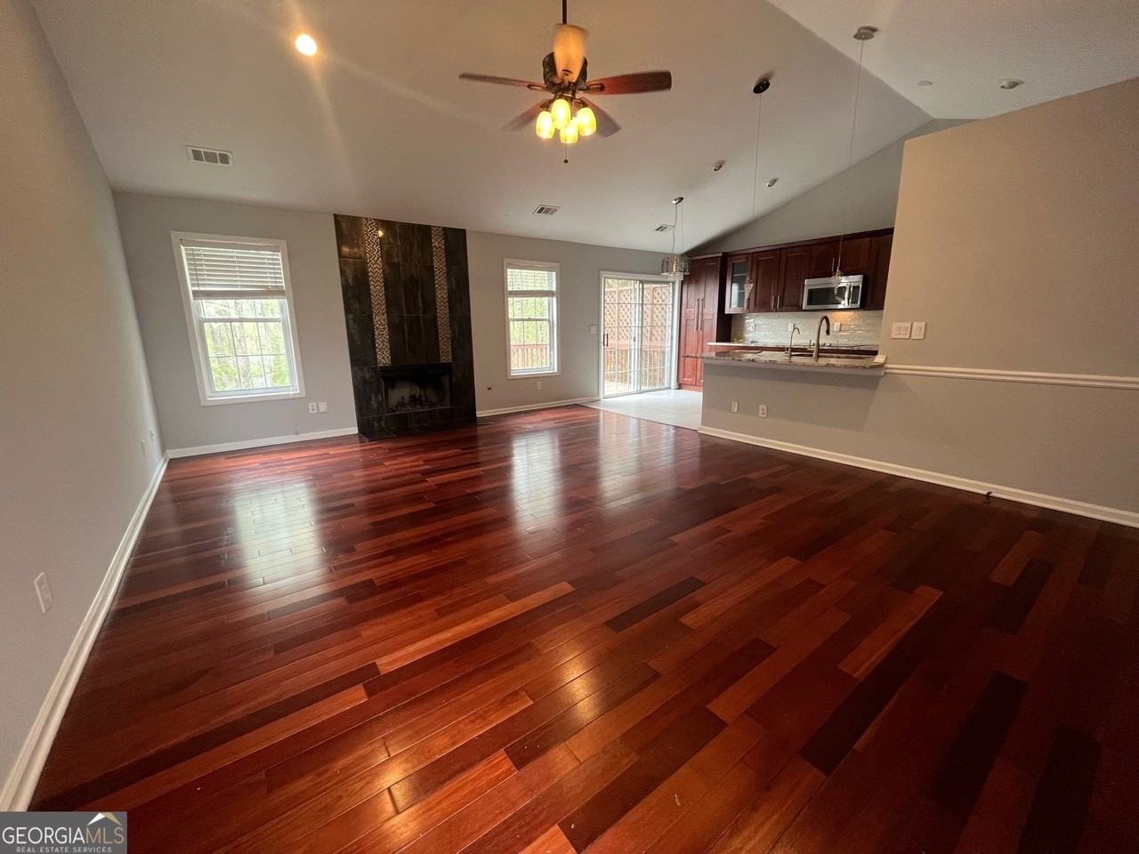 865 Riverside Walk Xing - Photo 3 of 19