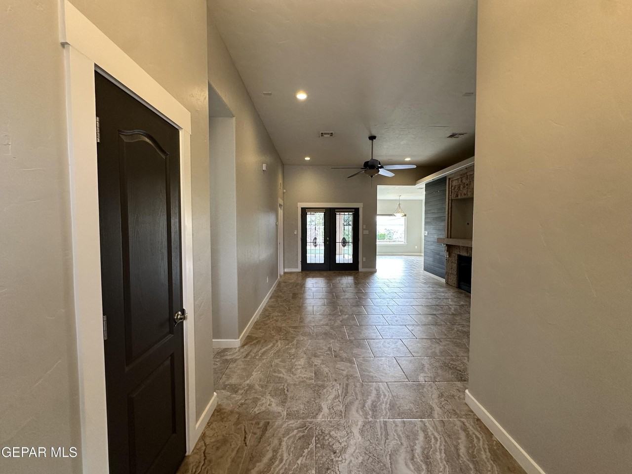 13108 Round Rdg - Photo 2 of 27