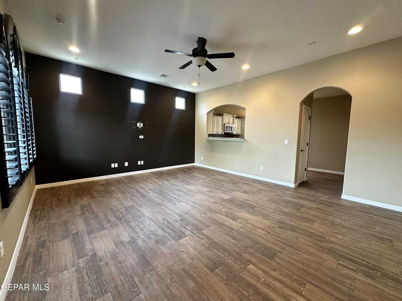 12156 Chapel Hill Rd - Photo 2 of 24