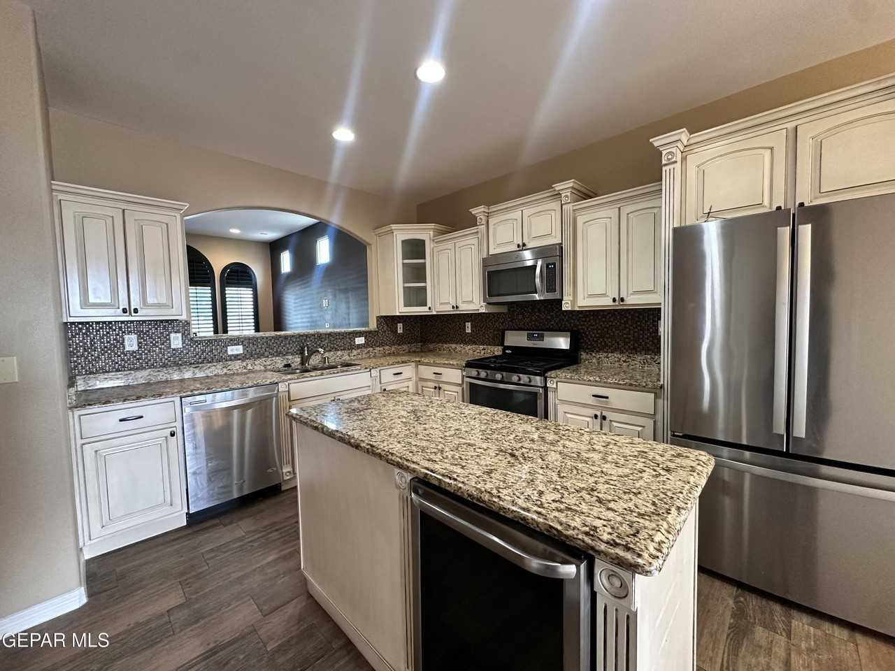 12156 Chapel Hill Rd - Photo 6 of 24