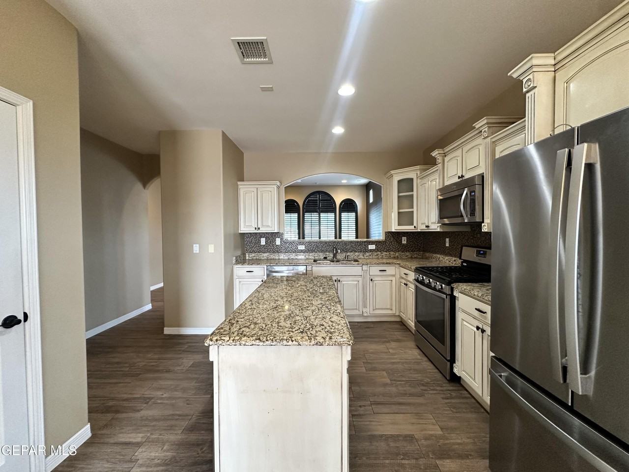 12156 Chapel Hill Rd - Photo 7 of 24