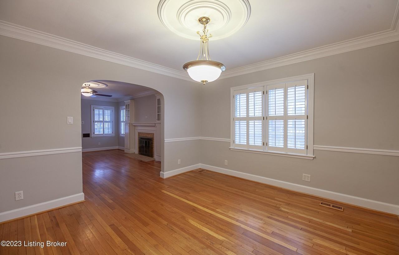 118 Wiltshire Ave - Photo 2 of 14