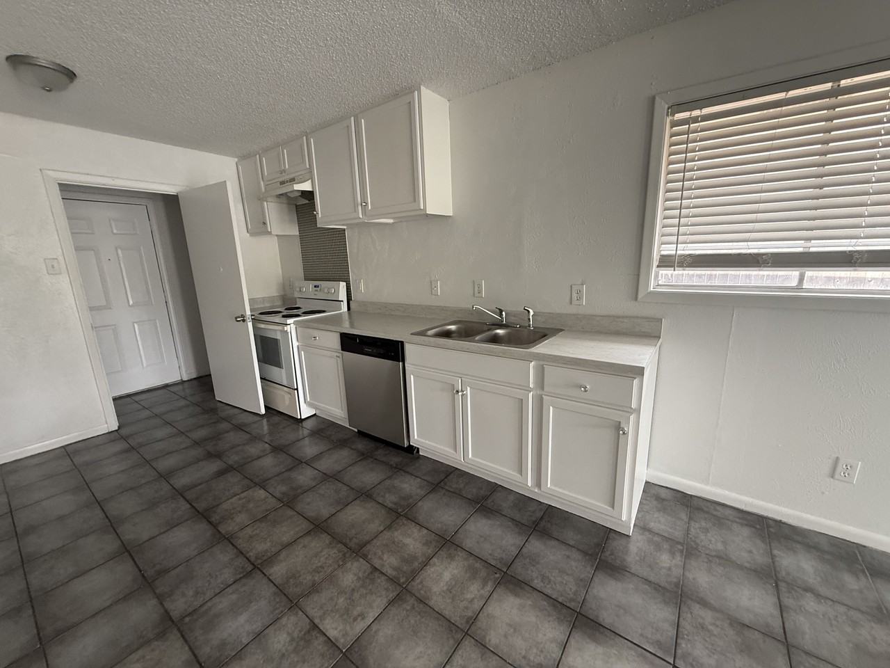 3026 Lourdes St #3026 - Photo 3 of 7