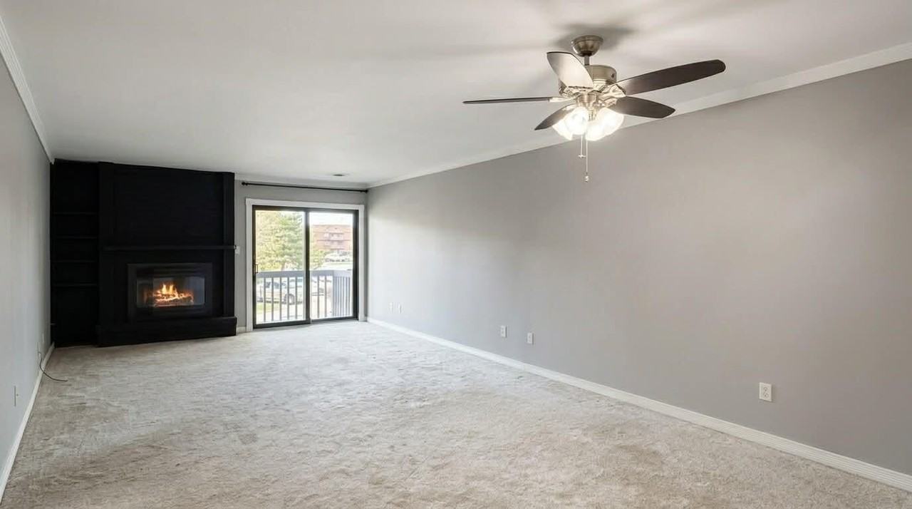 2003 45th St #207 - Photo 2 of 13