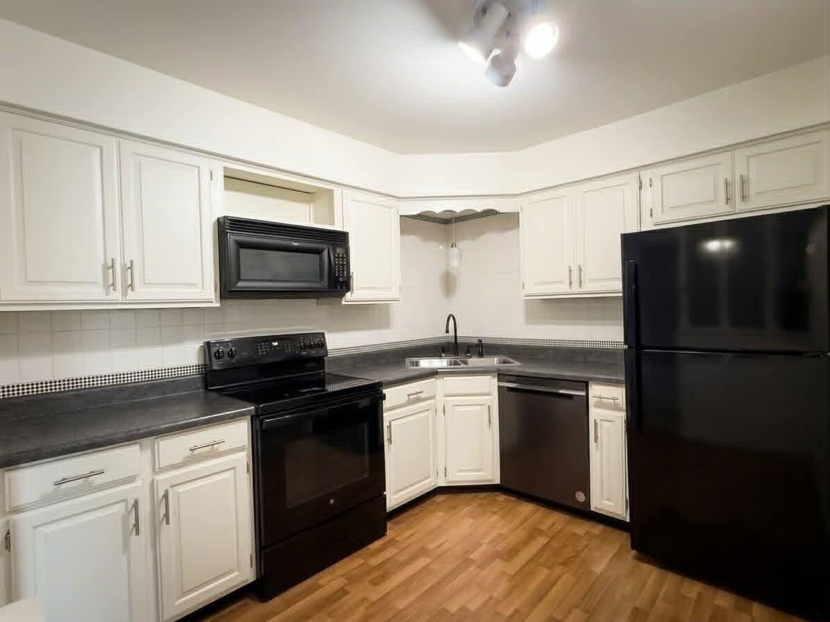 2003 45th St #207 - Photo 4 of 13