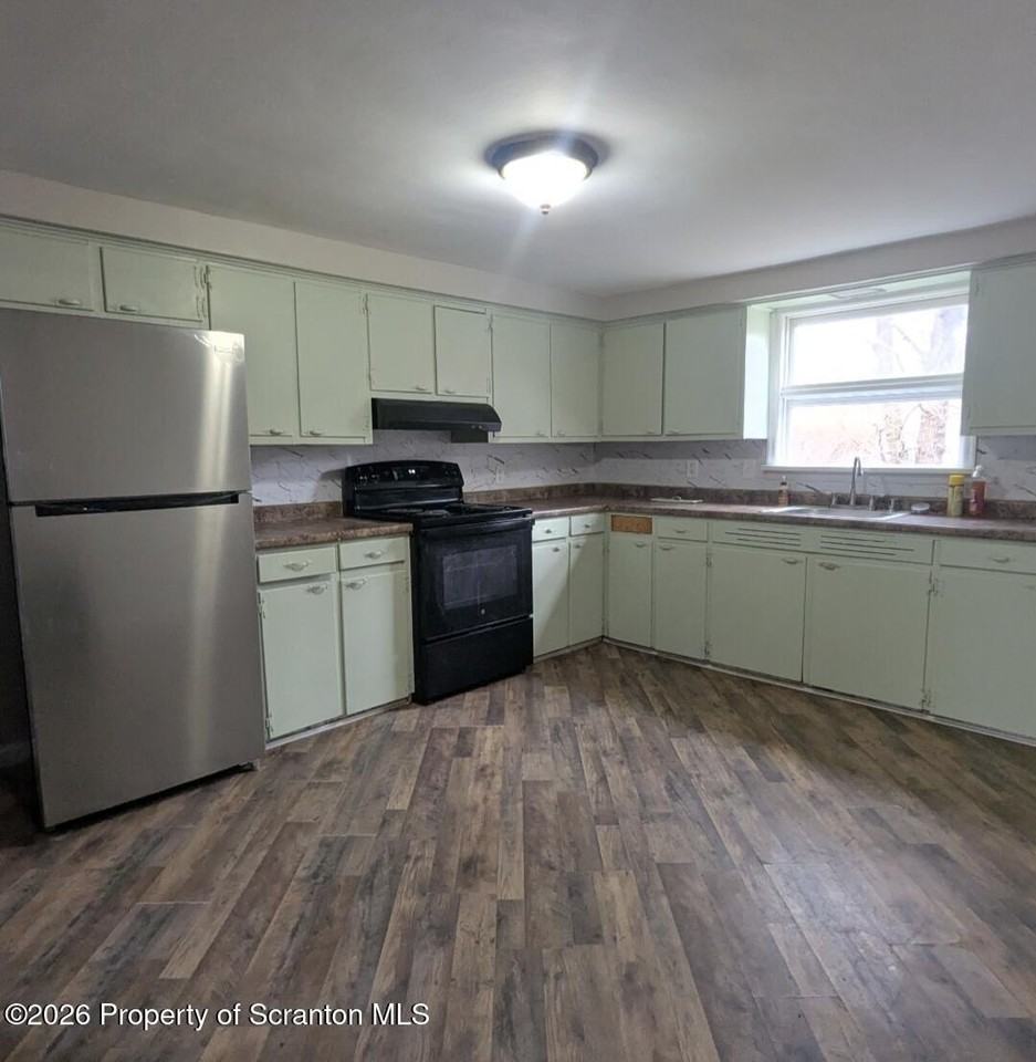 714 Orchard St - Photo 3 of 10