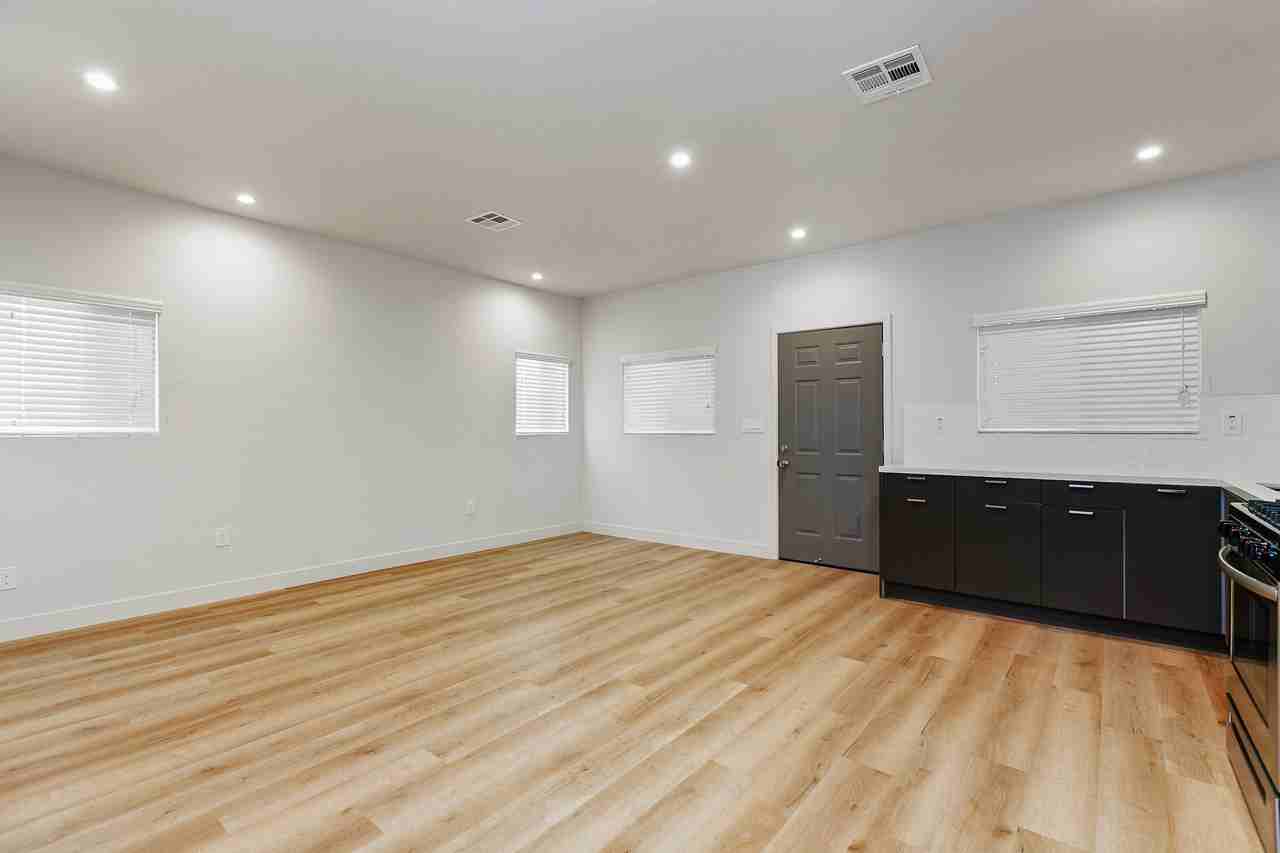 1784 South Rimpau Boulevard #1/2 - Photo 5 of 15