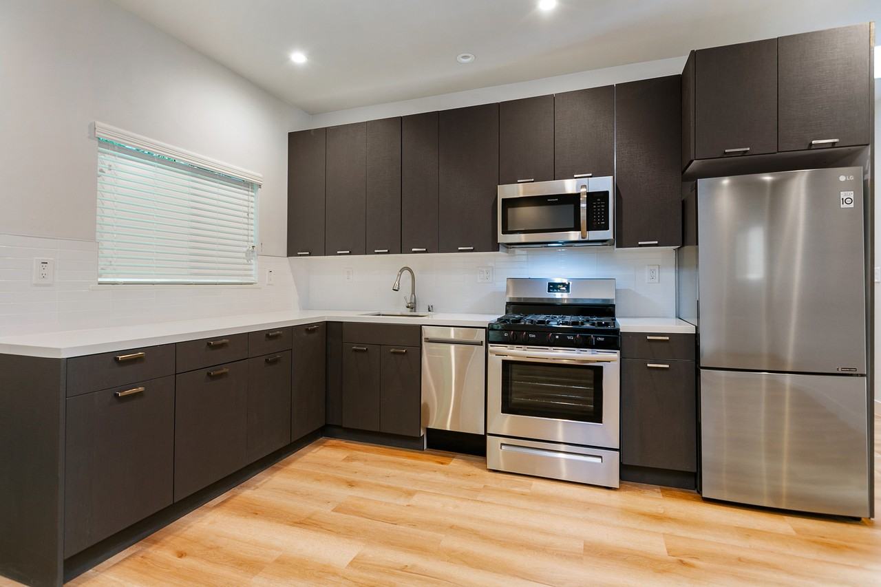 1784 South Rimpau Boulevard #1/2 - Photo 4 of 15