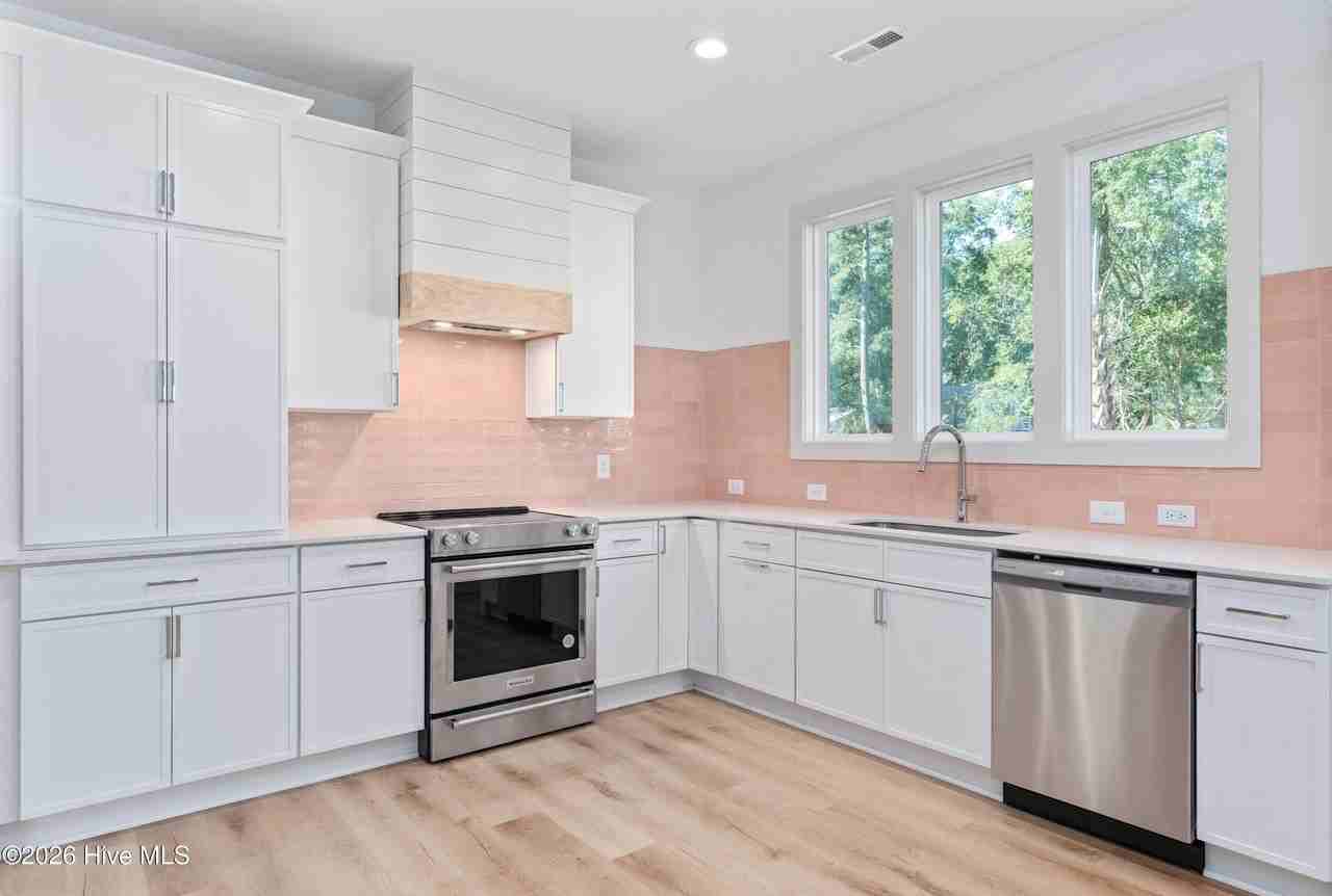 1106 Tree Canopy Way - Photo 4 of 35