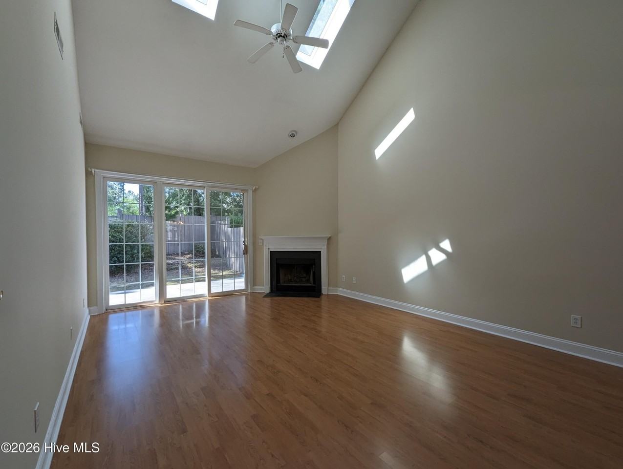 233 Racine Dr #18 - Photo 4 of 18
