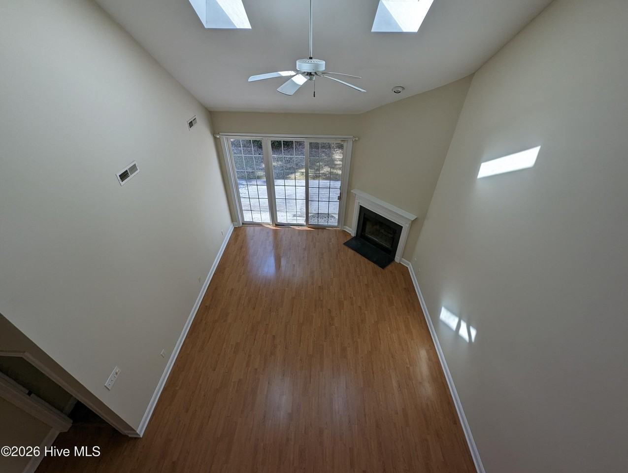 233 Racine Dr #18 - Photo 5 of 18