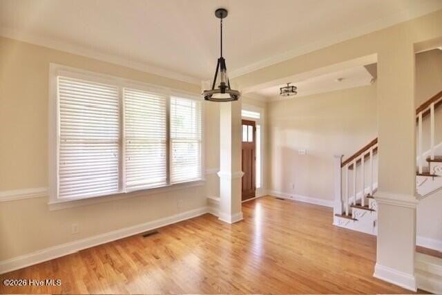 1013 Trinity Dr - Photo 4 of 38