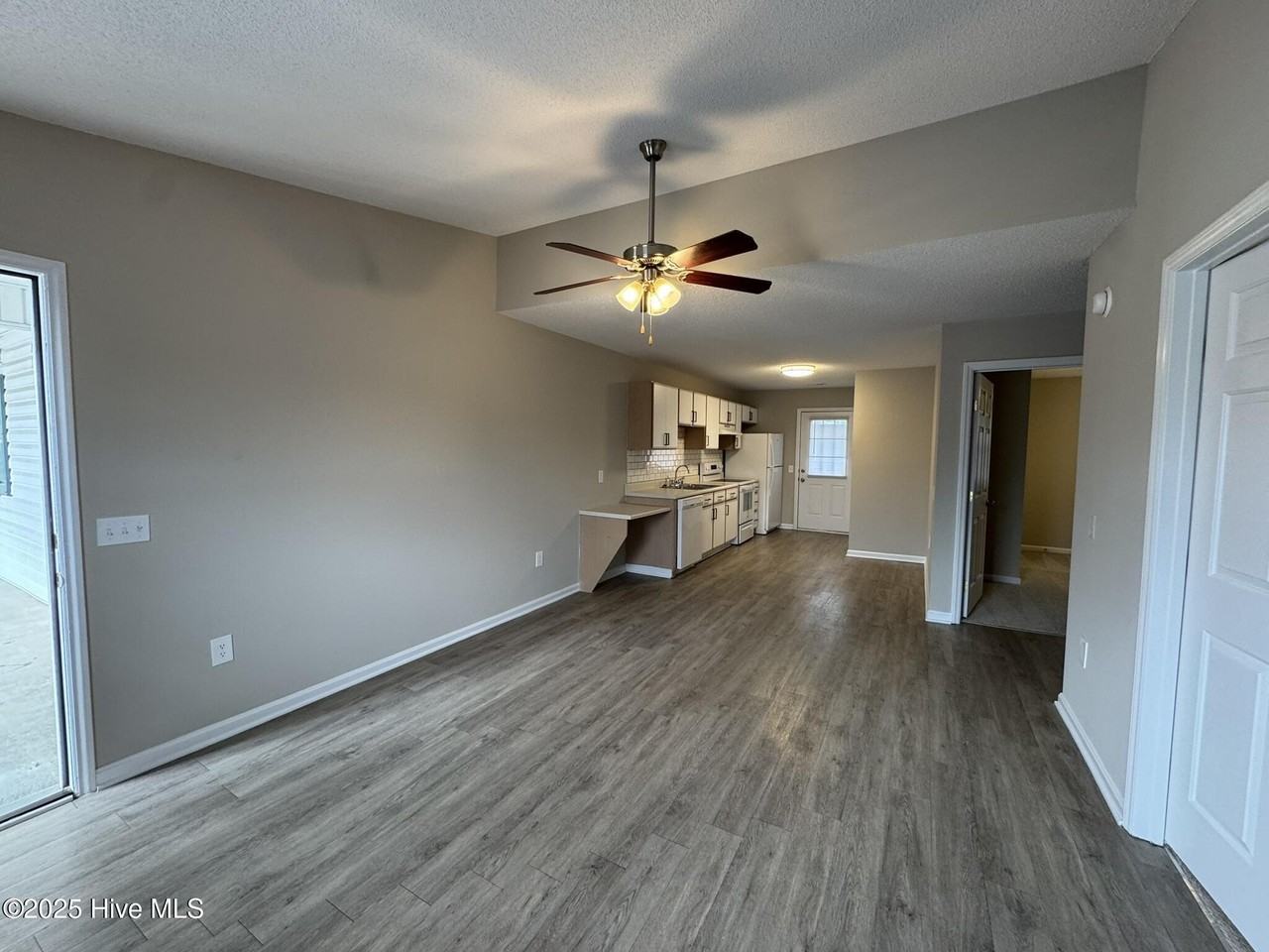 2235 Hurt Dr - Photo 5 of 14