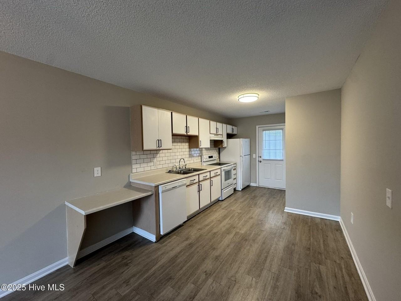 2235 Hurt Dr - Photo 6 of 14