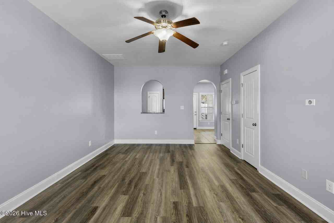 201 Toucan Way - Photo 3 of 22