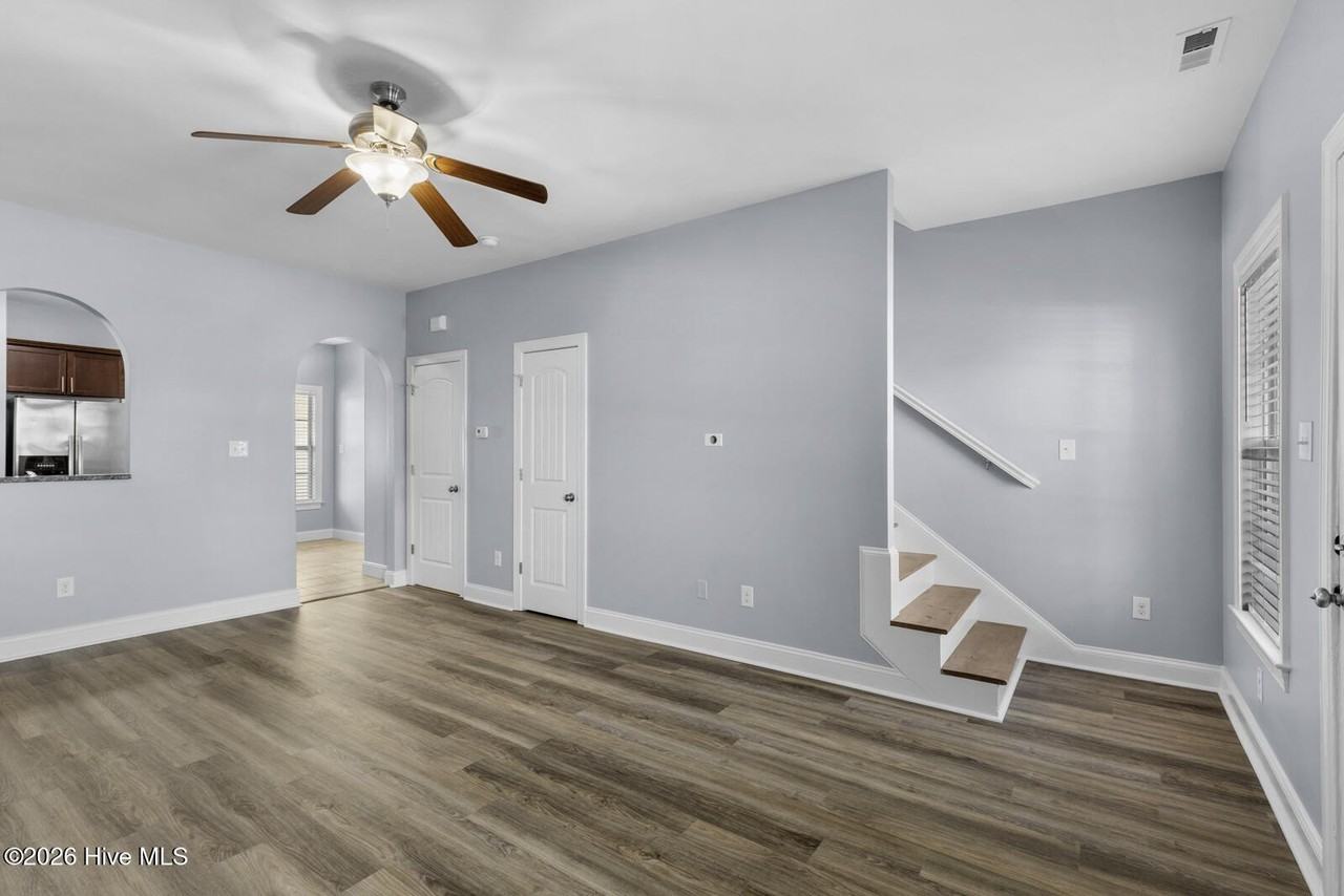 201 Toucan Way - Photo 4 of 22