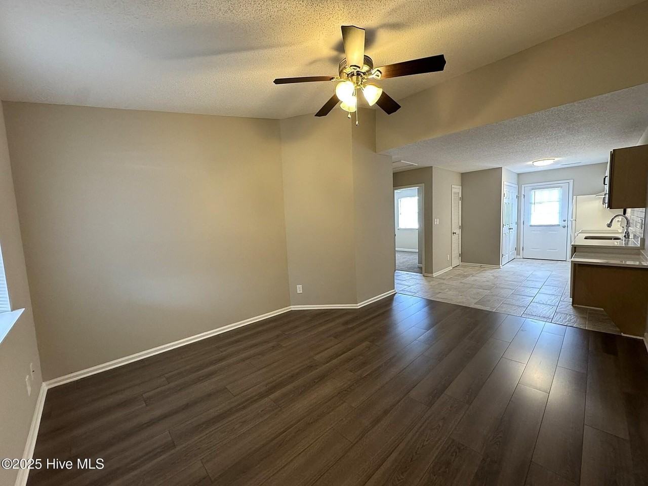 2385 Hurt Dr - Photo 2 of 19