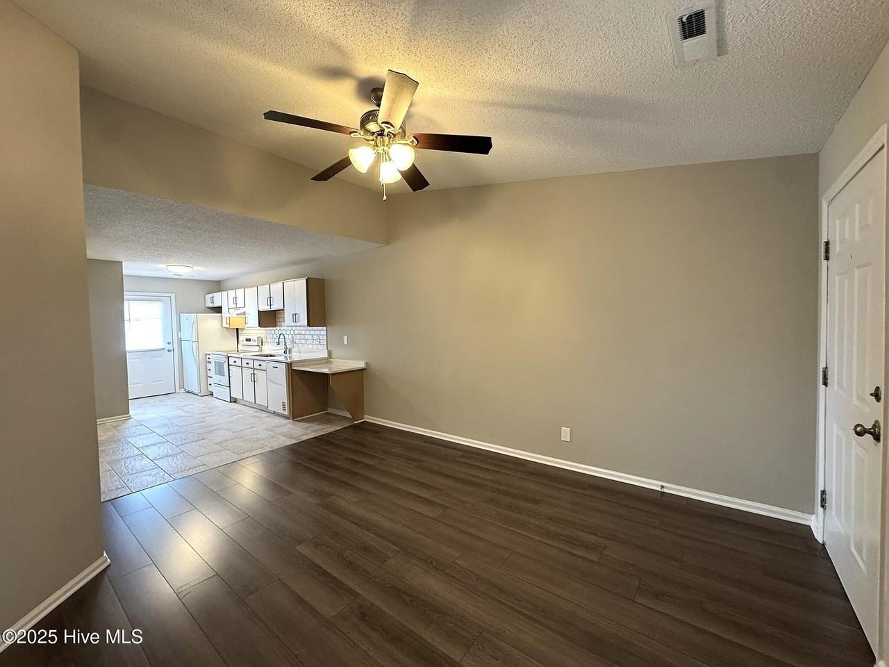 2385 Hurt Dr - Photo 5 of 19