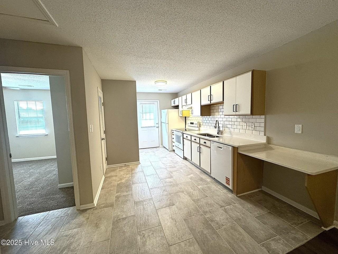 2385 Hurt Dr - Photo 6 of 19