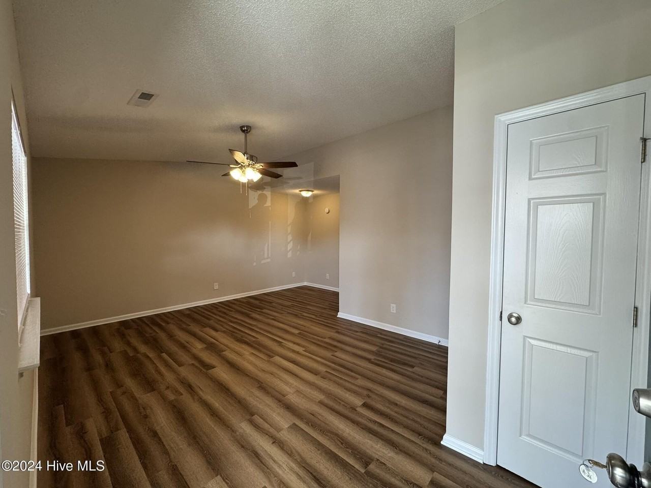 2375 Hurt Dr - Photo 4 of 14