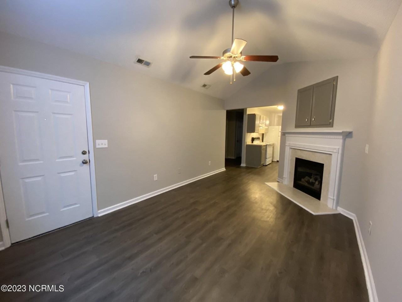 2113 Hurt Dr - Photo 5 of 20