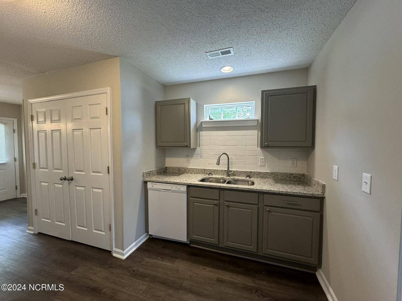 2113 Hurt Dr - Photo 7 of 20