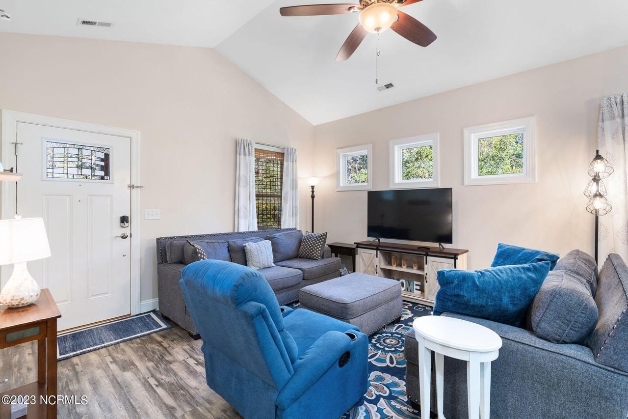 130 Nw 23rd St - Photo 6 of 31