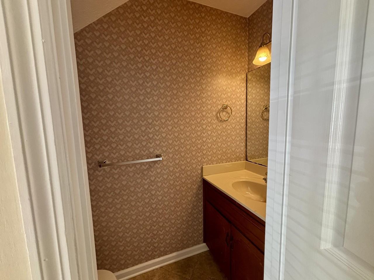 1536 Elizabeth St - Photo 7 of 14