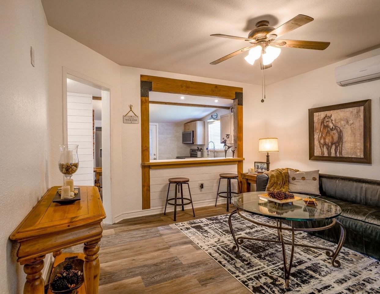 103 N Avenue Q - Photo 4 of 30