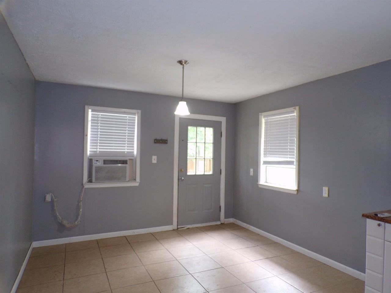 703 Northington St - Photo 3 of 5