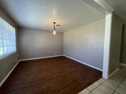 5413 32nd St - Photo 5 of 13