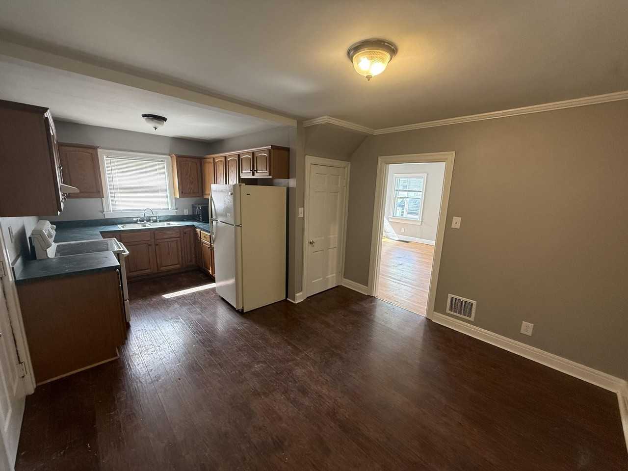 1107 Highland Park Dr - Photo 5 of 14