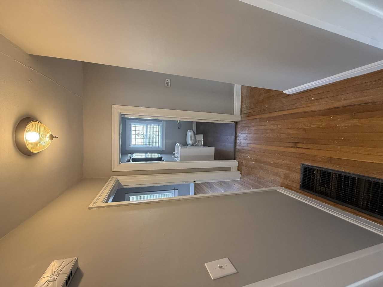 1107 Highland Park Dr - Photo 6 of 14