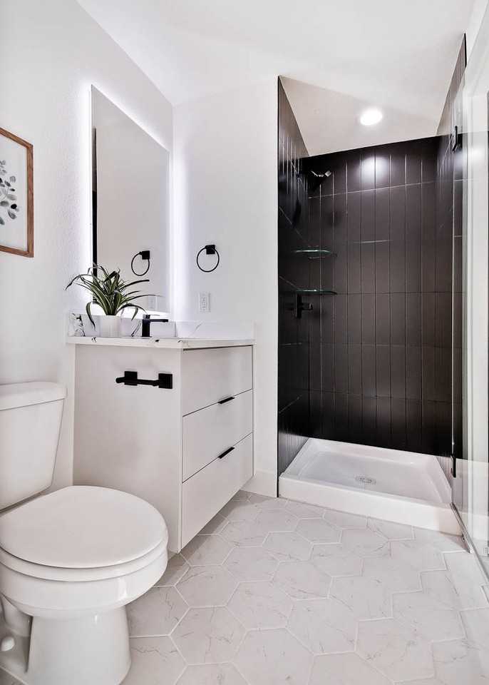 210 Nw 9th St #1 - Photo 5 of 28