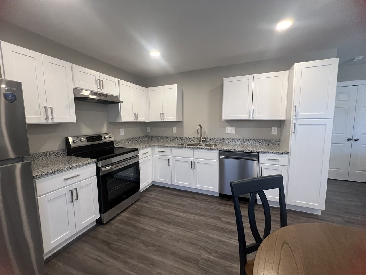 424 E Wood St #1 - Photo 3 of 8