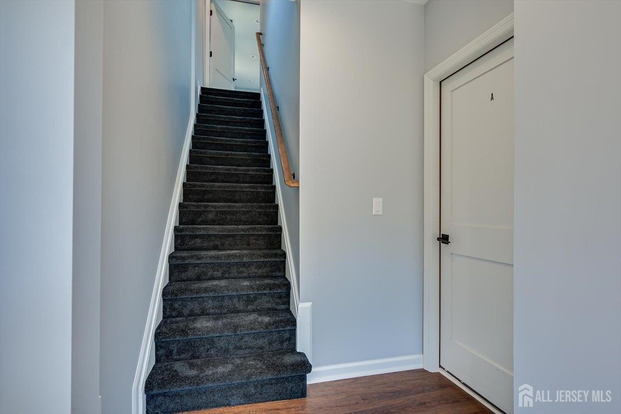 4 Wilcox Ave #B - Photo 3 of 20